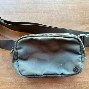 lululemon athletica green camo crossbody belt bag